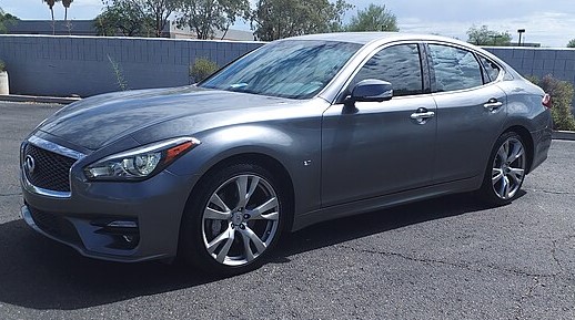 Infiniti Q70